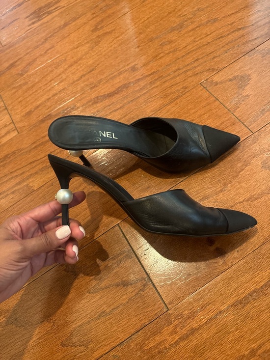 CHANEL Shoes - CHANEL Black Leather Pointed-Toe Pearl-Accent Mules